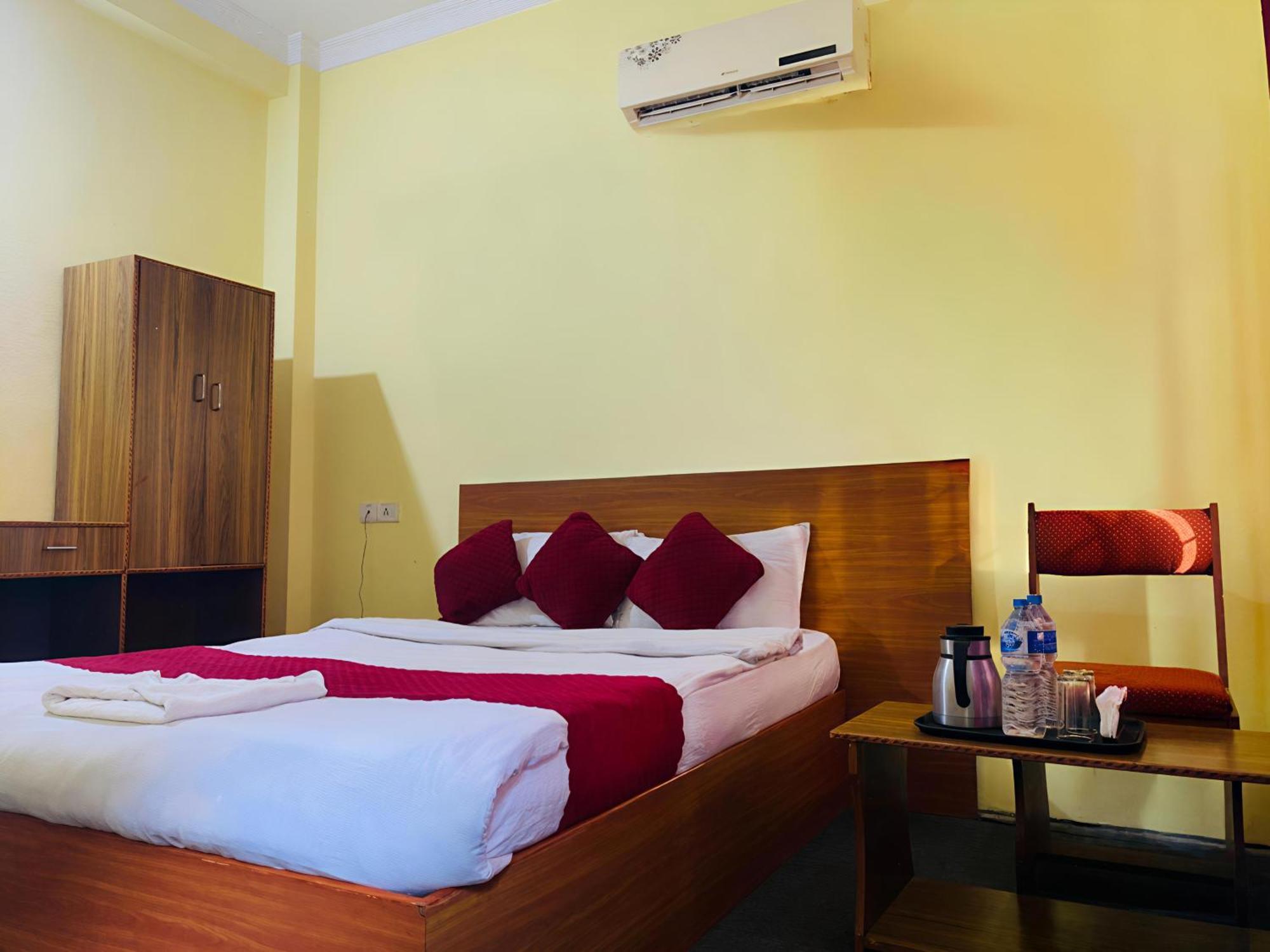 Hotel Daisy Park Bhairāhawā Zewnętrze zdjęcie