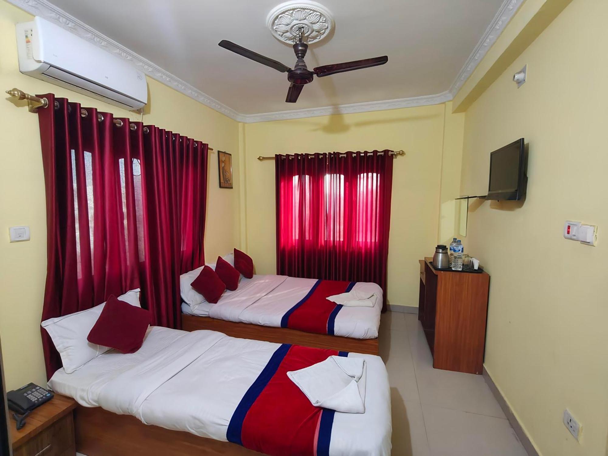 Hotel Daisy Park Bhairāhawā Zewnętrze zdjęcie