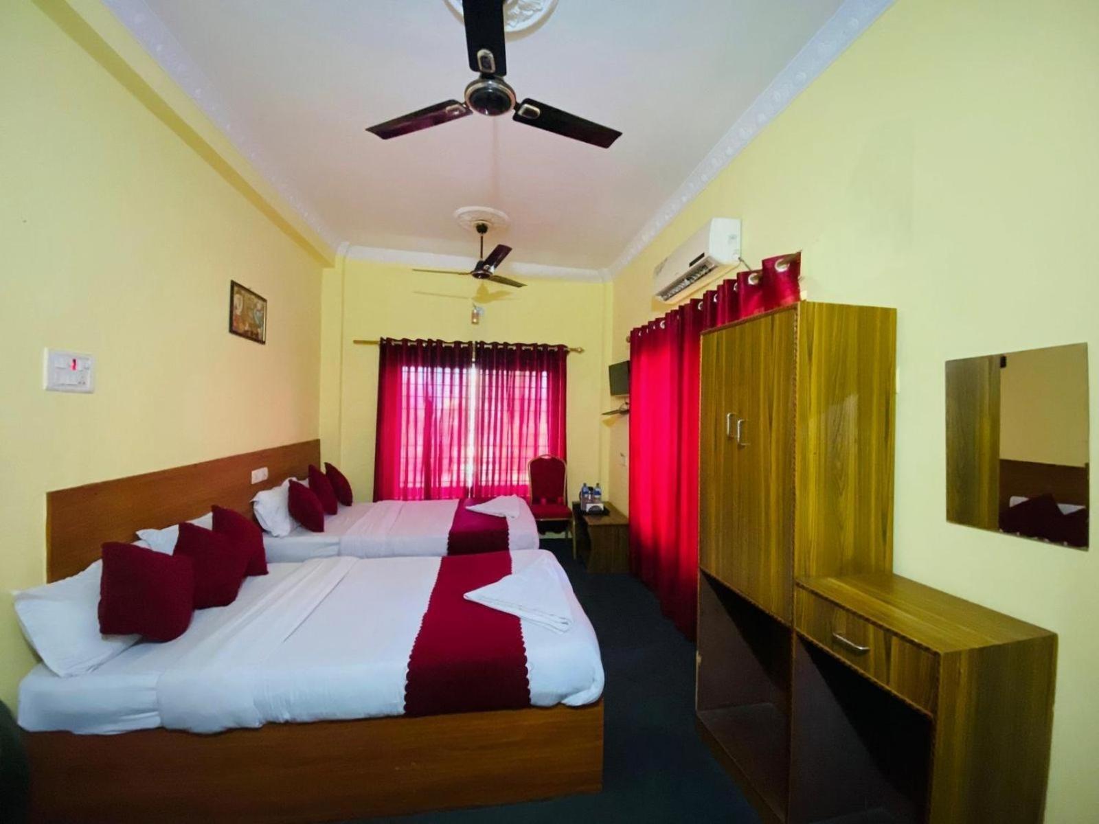 Hotel Daisy Park Bhairāhawā Zewnętrze zdjęcie